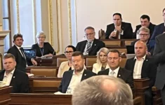 Poslanci SPD po projevu ukrajinského prezidenta Volodymyra Zelenského