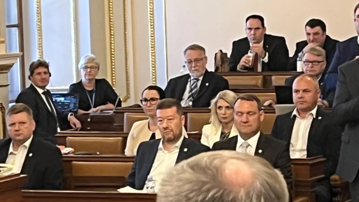 Poslanci SPD po projevu ukrajinského prezidenta Volodymyra Zelenského