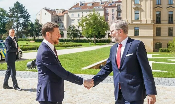 Český premiér Petr Fiala (ODS) se svým saským protějškem Michaelem Kretschmerem.