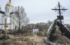 Na kyjevském předměstí Buča byly po vytlačení ruských okupantů nalezeny masové hroby ukrajinských civilistů.