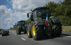 Zemědělci v Nizozemí protestující proti plánu vlády.