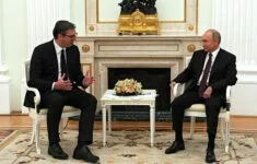 Ruský diktátor Vladimir Putin a srbský prezident Aleksandar Vučić k sobě mají stále blízko.