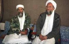 Usáma bin Ládin (vlevo) a Ajmán Zavahrí v roce 2011 v Kábulu