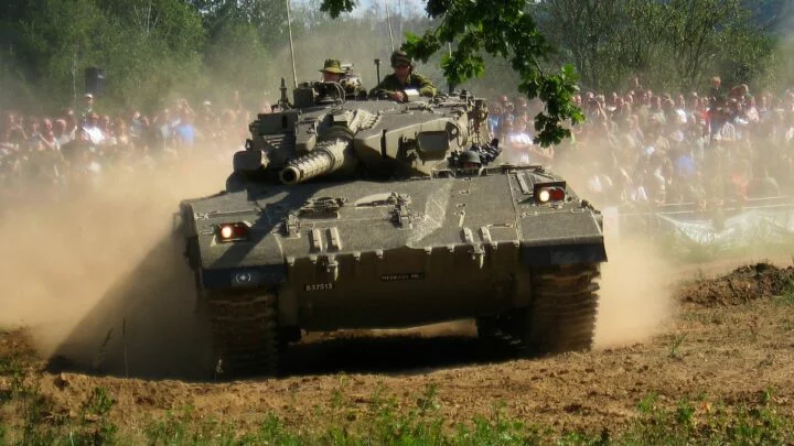 Izraelský tank Merkava Mark I ze sbírek VHÚ Praha na Tankovém dni v Lešanech. Ilustrační foto