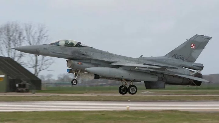 Americký bojový letoun F-16 ve službách polské armády
