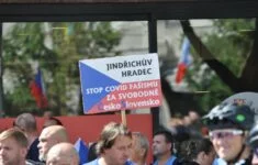 Protest s názvem Česká republika na 1. místě na Václavském náměstí. 
