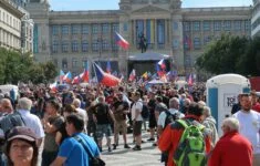 Protest s názvem Česká republika na 1. místě na Václavském náměstí