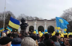 Během ruské anexe Krymu se v Simferopolu konalo několik proukrajinských demonstrací Krymských Tatarů (březen 2014)