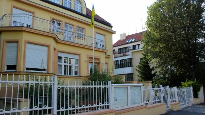 Budova ukrajinského velvyslanectví v pražské čtvrti Bubeneč