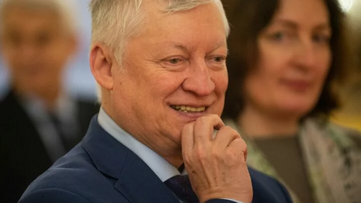 Šachový velmistr a ruský poslanec Anatolij Karpov