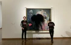 Skupina „Poslední generace“ zaútočila na obraz Gustava Klimta