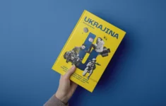 Kniha Ukrajina. Válka kolem nás