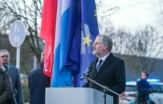 Premiér Petr Fiala při slavnostním otevření ulice Václava Havla v Lucemburku