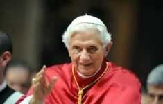 Emeritní papež Benedikt XVI. zemřel 31. prosince 2022.