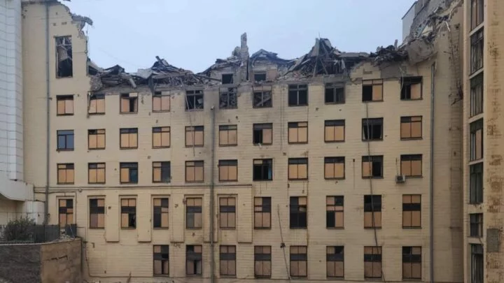 Obytný dům v Charkově zasáhli ruští okupanti