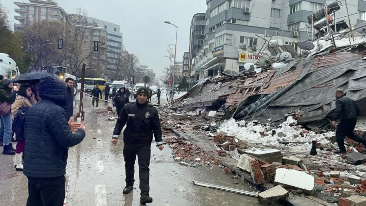 Zemětřesení v Turecku a Sýrii si vyžádalo přes 50 tisíc životů.
