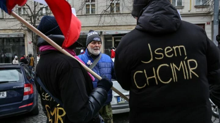 Chcimírové zdůrazňují svá práva a zapomínají na občanské povinnosti. Řeční o míru, ale chtějí kapitulaci Ukrajiny.