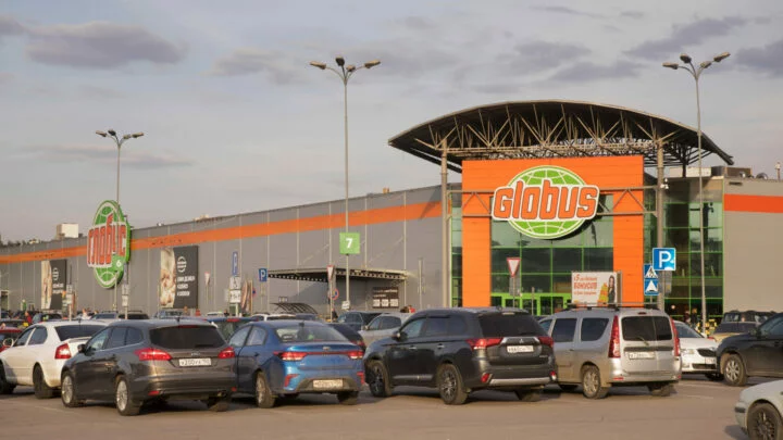 Hypermarket Globus ve městě Podolsk nedaleko Moskvy.