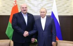 Ruský prezident Vladimir Putin se svým protějškem Alexandrem Lukašenkem