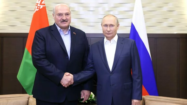 Ruský prezident Vladimir Putin se svým protějškem Alexandrem Lukašenkem