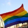 Symbol LGBT komunity - duhová vlajka