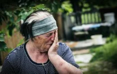 „Ve slovníku není slovo pro to, co mi udělali,“ říká Oxana ze severu Ukrajiny, které ruské jednotky kompletně zničily dům.