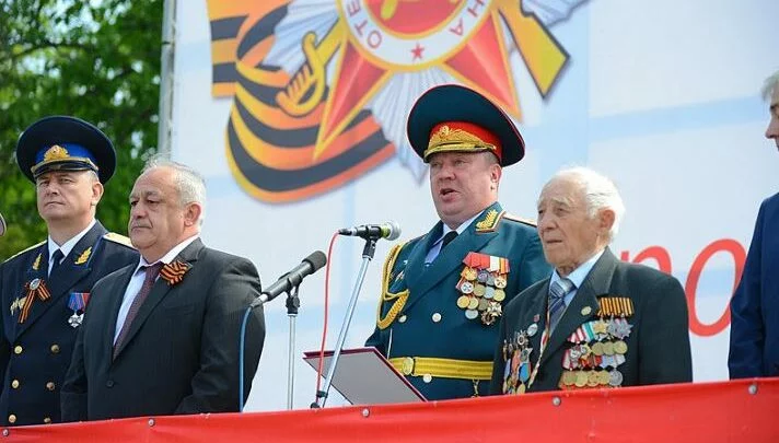 Generál a poslanec Andrej Guruljov.