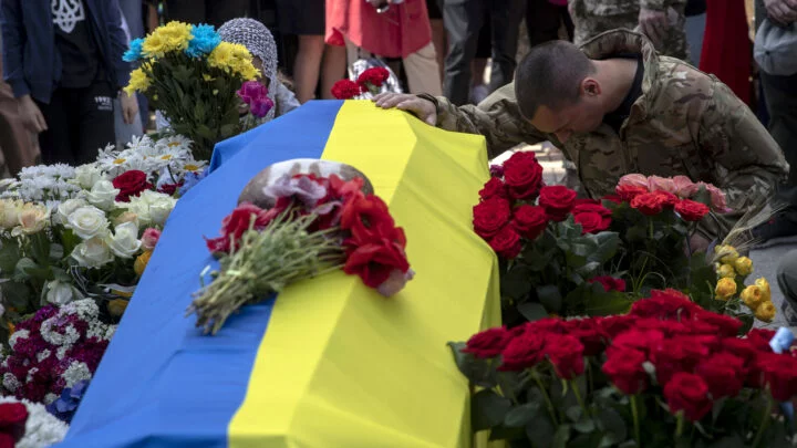 Ilustrační foto (pohřeb Romana Ratušného, který padl v červnu 2022 při bojích o město Izjum).
