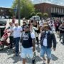 Romové během protestů v Pardubicích.