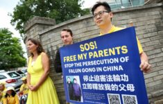 Protest před čínskou ambasádou
