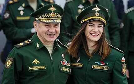 Jelena Isinbajevová a ruský ministr obrany Sergej Šojgu