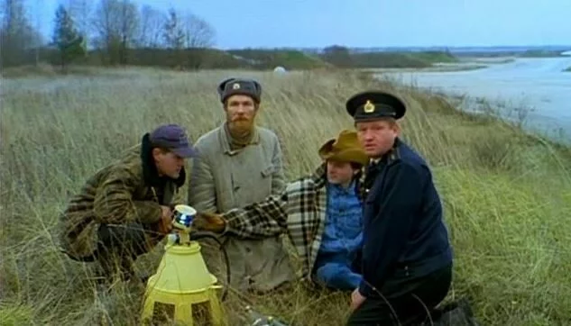Scéna ze známého filmu Svéráz národního lovu, kde se ukzauje téma ruského vztahu k alkoholu. Ilustrační foto.