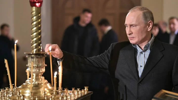 Putinovo navenek deklarované křesťanství je v přímém rozporu s jeho činy.