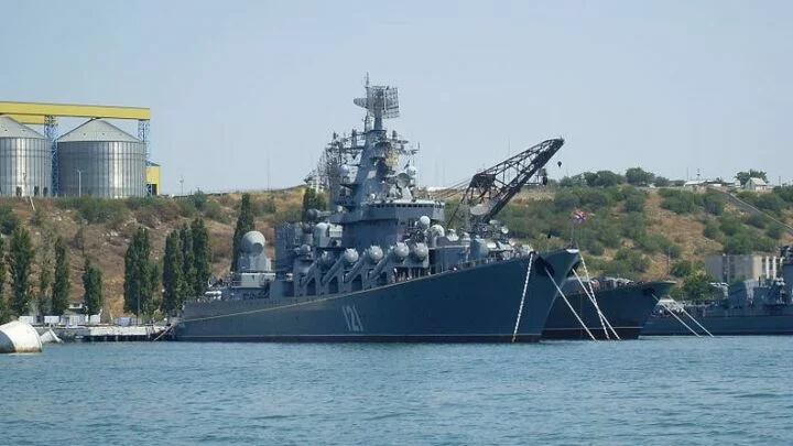 Křižník Moskva, který už Ukrajinci poslali na mořské dno.