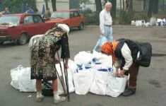 Chudé ženy v Sankt Pěterburgu. Ilustrační foto.