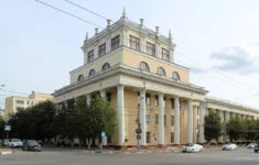 Lékařská akademie v Ivanovu Nazarenkovou propustila z práce. 