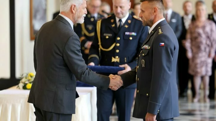 Prezident Petr Pavel jmenoval nové generály.