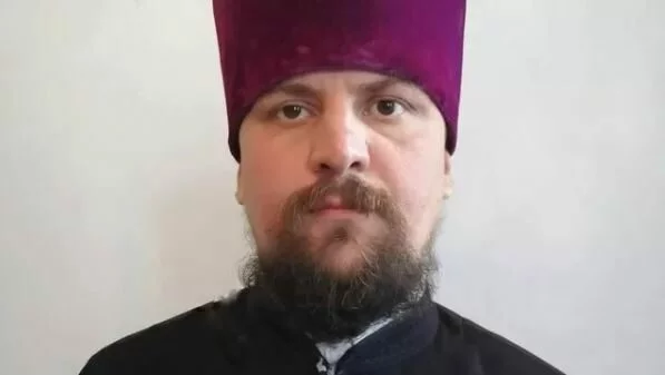 Kněz Michail Zubarev.