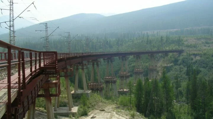 Ďáblův most měli Rusové využívat jako objízdnou trasu pro spojení s Čínou.