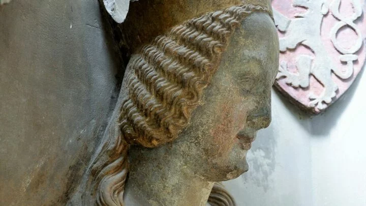 Busta královny Johany Bavorské ve svatovítské katedrále.