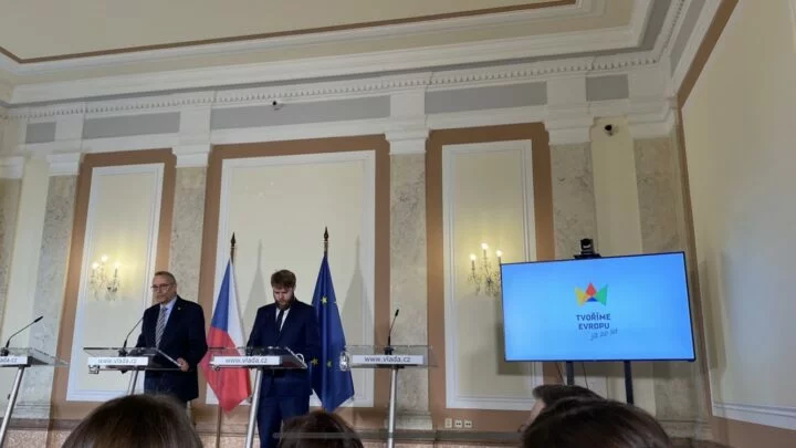 Ministr Martin Dvořák představil logo k oslavám výročí 20 let ČR v Evropské unii