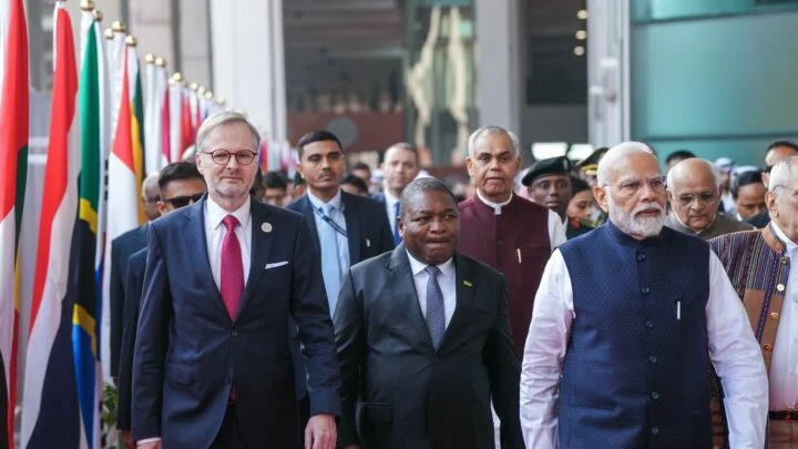 Premiér Petr Fiala (ODS) na summitu v západoindickém Gándhínagaru