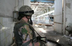 Ukrajinský voják v avdijivské průmyslové zóně v roce 2016, ilustrační foto