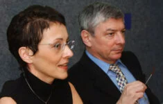 Libuše Šmuclerová s tehdejším generálním ředitelem televize Nova Vladimírem Železným na tiskové konferenci v roce 2003