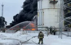 Ilustrační foto (Požár po ukrajinském útoku na ropná zařízení ve městě Klincy v ruské Brjanské oblasti. )