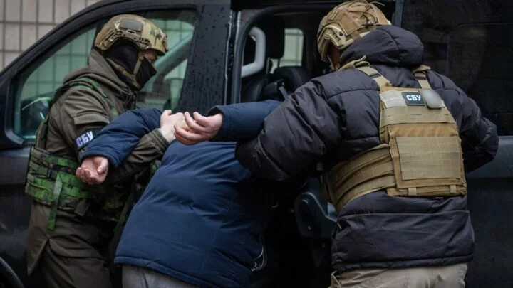 Zatýkání jednoho z pětice proruských špionů agenty SBU.