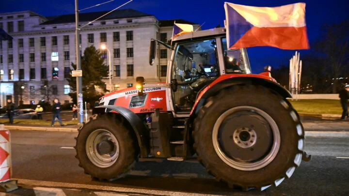 Jeden z traktorů na demonstraci zemědělců v Praze.