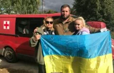 Ludmila Doutlíková (vlevo) se jako dobrovolnice angažuje v dobročinném spolku Člověčina, který pomáhá Ukrajině.