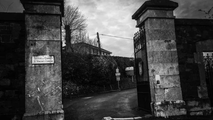 Pro mnohé ženy existovala brána pouze dovnitř. Na snímku Magdalenina prádelna svatého Vincenta v Corku, druhém největším městě Irska.