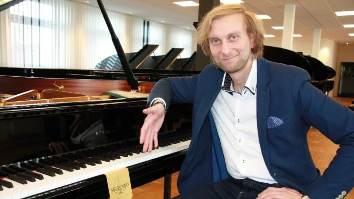 Klavírista Ivo Kahánek